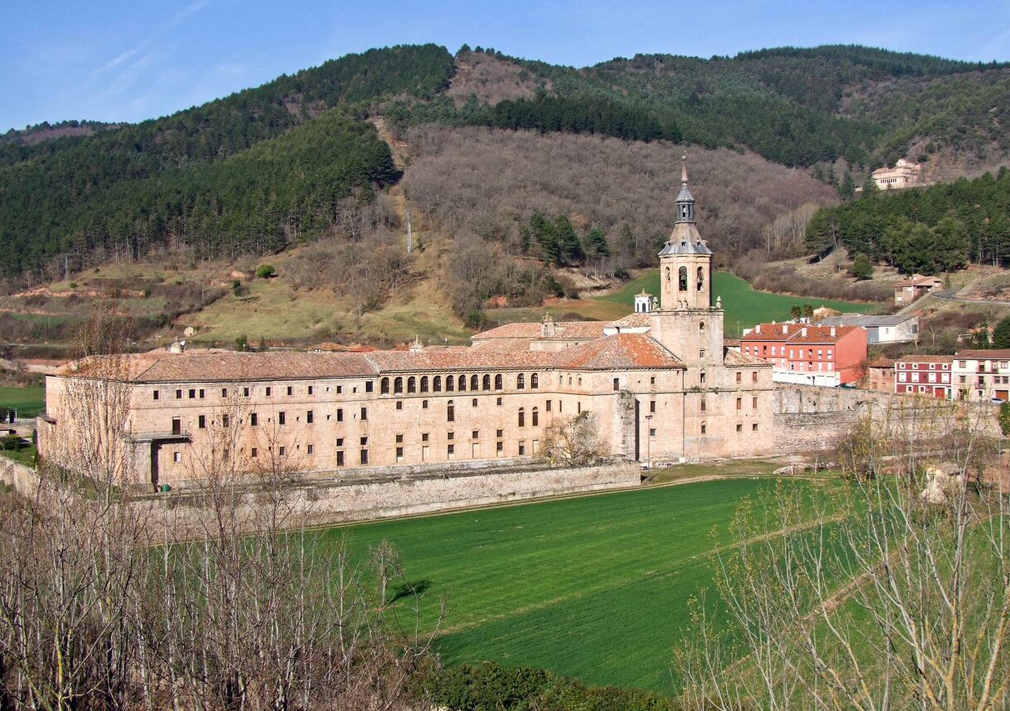 reservar online tours guiados de los Monasterios en La Rioja San Millán de la Cogolla